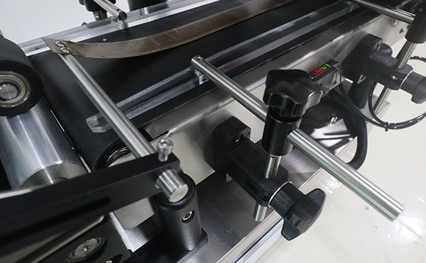 全自動平面貼標(biāo)機(jī),貼標(biāo)機(jī)設(shè)備,平面貼標(biāo)機(jī)